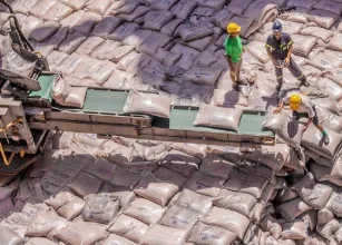 Exporta��es de a��car somam 1,6 milh�o de toneladas no line-up e mant�m forte ritmo de embarques nos portos do Brasil