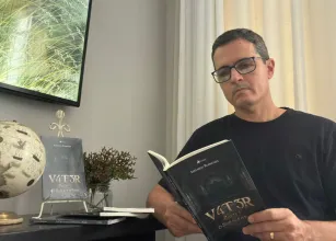 Alien�gena e padre protagonizam embate entre f� e raz�o em cen�rio p�s-clim�tico extremo de 2072 em nova distopia brasileira