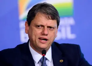 Tarc�sio defende respeito �s urnas e critica postura de Fl�vio Bolsonaro ap�s derrota