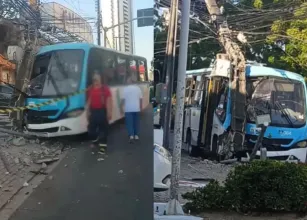 �nibus fura poste no Coc� e deixa 20 pessoas feridas em Fortaleza