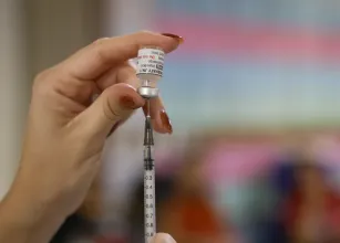 Vacina contra HPV reduz infec��o em jovens pela metade