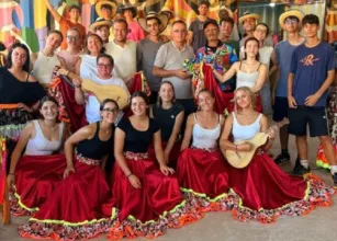 Jovens da It�lia visitam Mato Grosso para viver f� e cultura