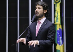 Ex-secret�rio rompe com Zema e tenta ser candidato ao governo de MG