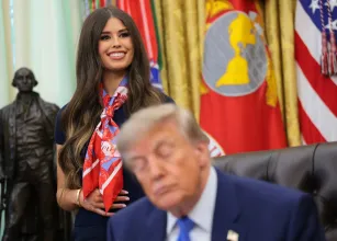 Ex-assessora de Trump pergunta como n�o riram quando ele cochilou em reuni�o
