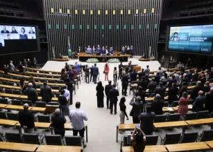 INSS: projeto na C�mara pode devolver pens�o por morte de 100%
