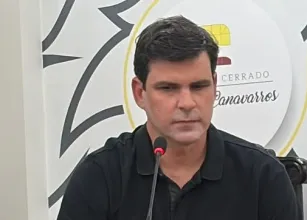 M�dico investigado por rombo de R$ 35 milh�es permanece calado na CPI