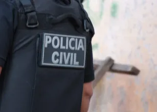 Pol�cia prende homem que incendiou casa da companheira e agrediu o pai dela em Salvador