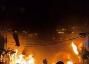 Inc�ndio atinge bar na Barra da Tijuca