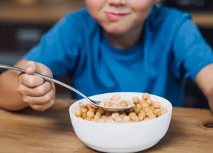 USP procura volunt�rios para descobrir se crian�as brasileiras est�o comendo demais alimentos processados