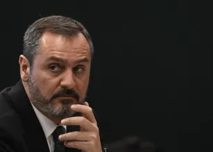 Diretores da PF renunciam em massa ap�s afastamento do chefe por suspeita de monitorar o STF
