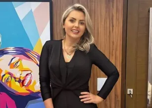 Aposta feminina de 38 anos surge como nova presidente do partido tradicional e fatura R$ 1,8 milh�o em bens