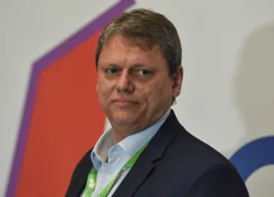 Tarc�sio alerta para risco de transbordamento dos rios em SP ap�s chuvas