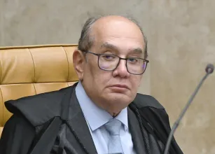 Gilmar Mendes acusa colega de agir por interesses eleitorais no STF