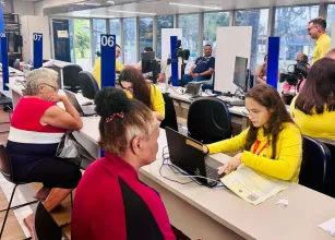 Poupatempo M�bile vai a Bofete e Guatapar�: veja onde tirar documentos e resolver pend�ncias