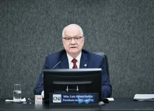 Fachin cria sistema para vigiar precat�rios ap�s alerta de irregularidades de Gilmar Mendes