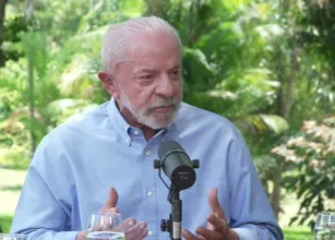 Lula promete punir quem ofende religi�es no Brasil