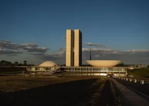 Concurso da C�mara dos Deputados abre 184 vagas com sal�rio de R$ 32 mil