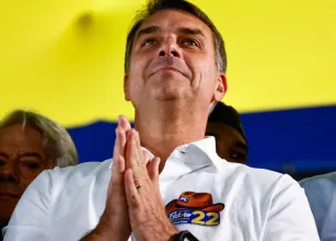 Camponeses e industrialistas formam caravana para apoiar Fl�vio Bolsonaro na elei��o