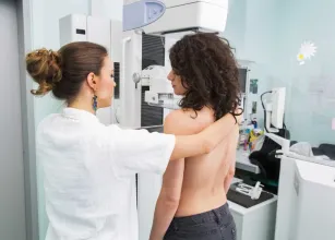 5 H�bitos do Dia a Dia que Podem Aumentar ou Diminuir o Risco de C�ncer de Mama