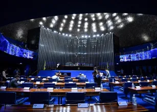 Mulheres no poder: quem decide sobre os nossos direitos?