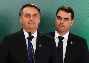 Fl�vio Bolsonaro est� ansioso para abra�ar o pai ap�s 90 dias de separa��o