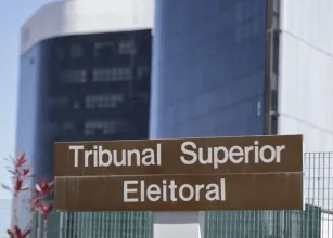 TSE n�o acha novas not�cias falsas no canal 'Ex�rcito do Lula'