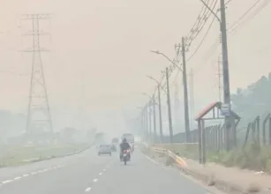 Manaus est� coberta por fuma�a e prefeitura pede ajuda urgente