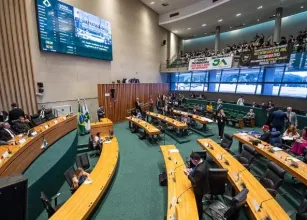 C�mara Legislativa do DF abre caminho para terceiro mandato consecutivo da Mesa Diretora