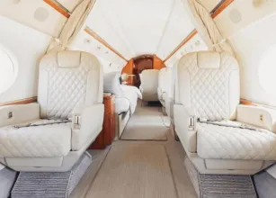 Fl�vio Bolsonaro e fam�lia chegam a Miami ap�s viagem luxuosa de jatinho pelos EUA