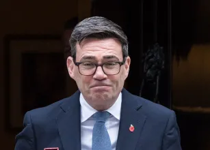 Governo brit�nico avisa: fa�a estoque para sobreviver 3 dias em caso de guerra
