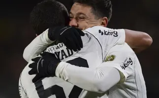 Corinthians busca empate no Uruguai, garante lideran�a do Grupo E e segue invicto na Libertadores