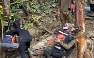 Equipes resgatam mais 4 pessoas presas em caverna inundada no Laos