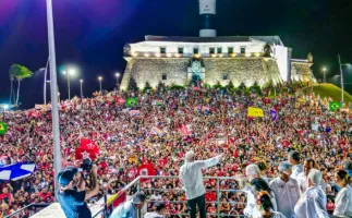 Lula far� caminhada na Barra em Salvador, repetindo ato de 2022