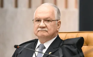 Fachin tenta acalmar briga entre Moraes e Mendon�a e leva caso ao plen�rio