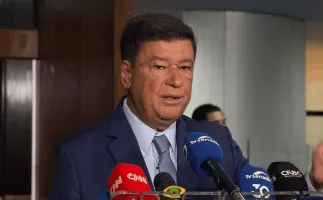 Senador Viana pede pris�o de diretor-geral da Pol�cia Federal ap�s crise pol�tica