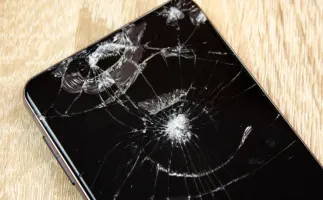 Celular quebrou? Saiba agora se vale a pena consertar ou comprar outro para n�o perder dinheiro