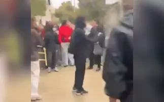 Adolescente de 15 anos � preso por lan�ar fogo no rosto de mulher em protesto na Fran�a
