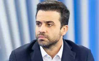 PT pede cassa��o de Fl�vio Bolsonaro por uso de Mar�al para espalhar mentiras e criptomoedas