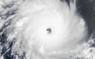 Monstro do mar: Tempestade monstruosa com ventos de 300 km/h amea�a Taiwan e China