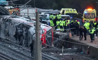 Espanha sofre terceiro acidente de trem letal em um ano e entra em crise