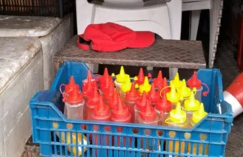 Pol�cia Civil e Vigil�ncia Sanit�ria fecham local em que eram preparados lanches para comercializa��o em trailers em Primavera do Leste