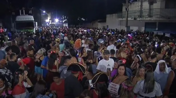 Maior Carnaval do Centro-Oeste arrasta foliões pelas ruas de Corumbá: veja programação completa