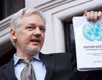 Julian Assange tem recurso parcialmente aceito em tribunal de Londres, que adia deciso sobre extradio aos EUA