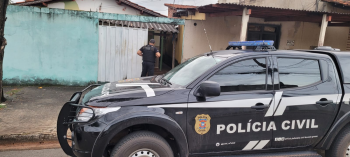 Polcia Civil cumpre mandados contra envolvidos em homicdio de pai e filha em Barra do Garas