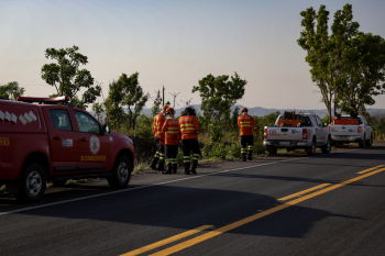 Corpo de Bombeiros faz mais uma ao de preveno aos incndios florestais em Chapada dos Guimares nesta tera-feira (04)