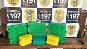 Polcia Civil apreende maconha, pasta base e cocana que eram transportadas em veculo na BR-364