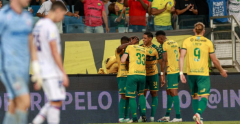 Cuiab aplica goleada no Fortaleza e deixa o Z4 do Brasileiro
