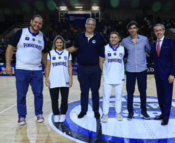 Pinheiros homenageia medalhistas olmpicos em Paris em noite de NBB