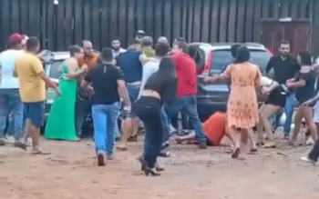 Festa de servidores municipais termina com pancadaria e tiros