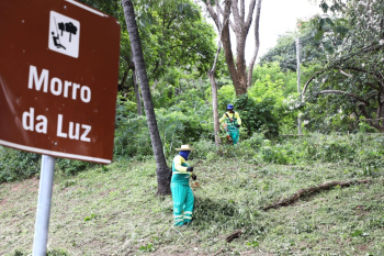 Prefeitura projeta retirar 30 toneladas de lixo do Morro da Luz